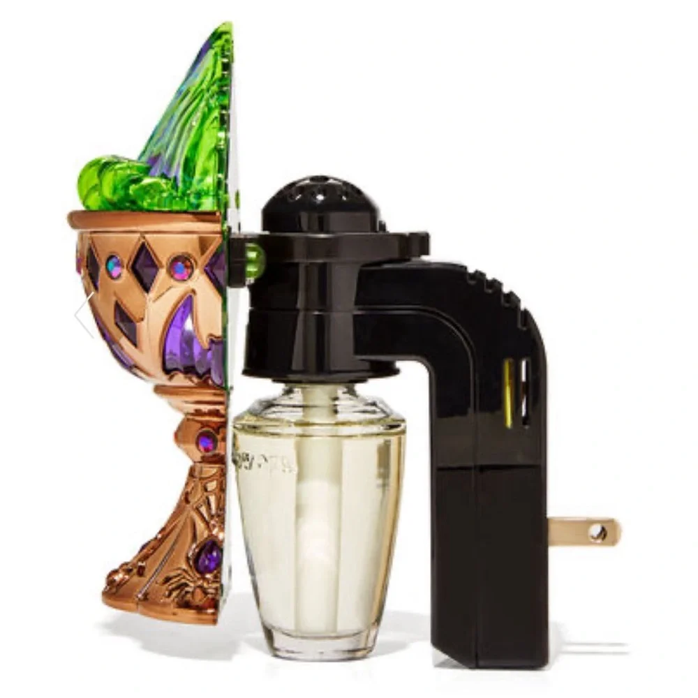 BATH AND BODY WORKS GHOSTLY GOBLET PROJECTOR NIGHTLIGHT WALLFLOWER PLUG